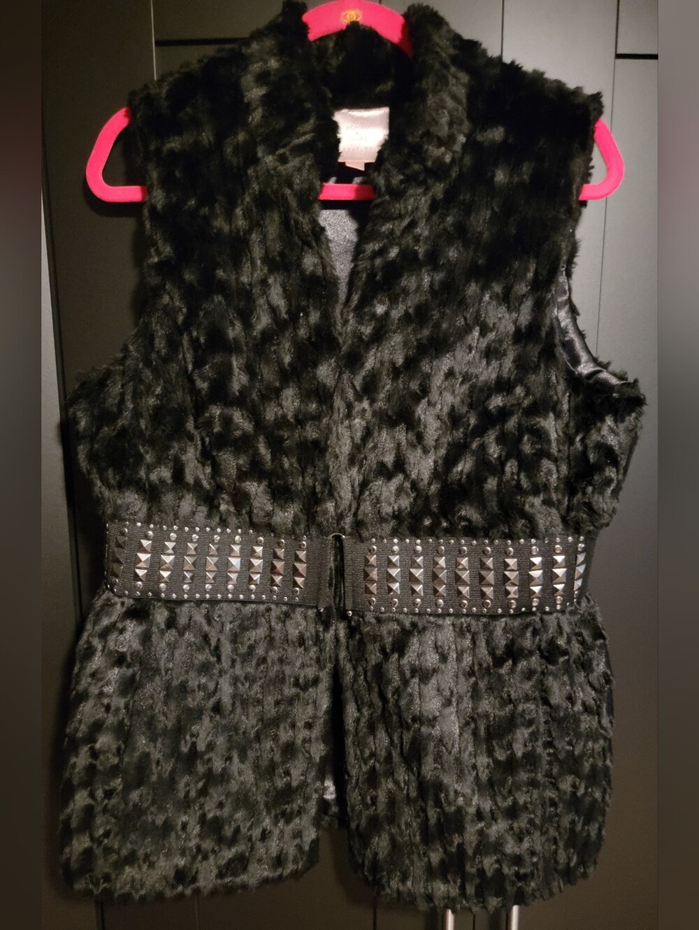 Romeo & Juliet Couture Black Faux Fur Vest Large